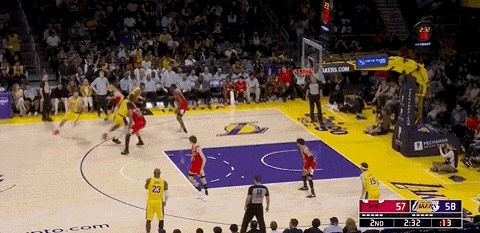 东契奇51分率湖人屠牛冲三 约基奇三双助掘金逆