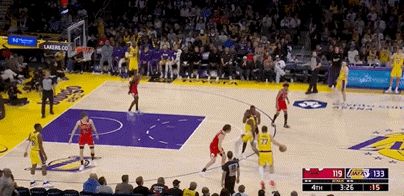 东契奇51分率湖人屠牛冲三 约基奇三双助掘金逆