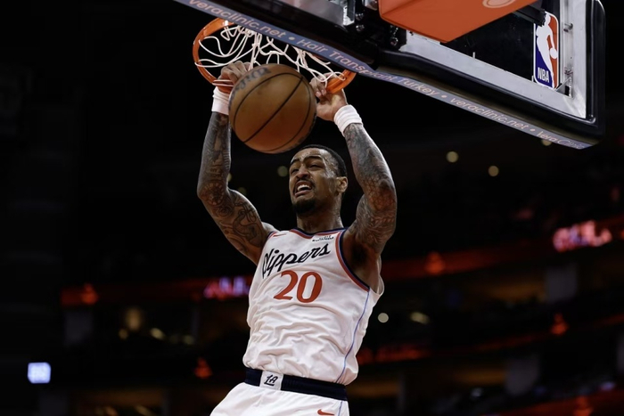 伦纳德复出难救主 鹈鹕五