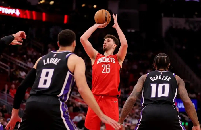 约基奇三双率队险胜火箭 申京砍下33+10+10创纪录