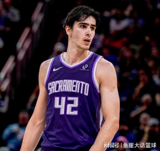 国王爆冷击败勇士，库里复出状态低迷