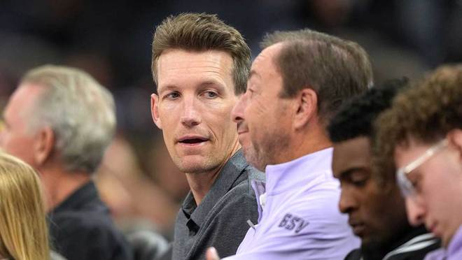 勇士总经理邓利维秘密续