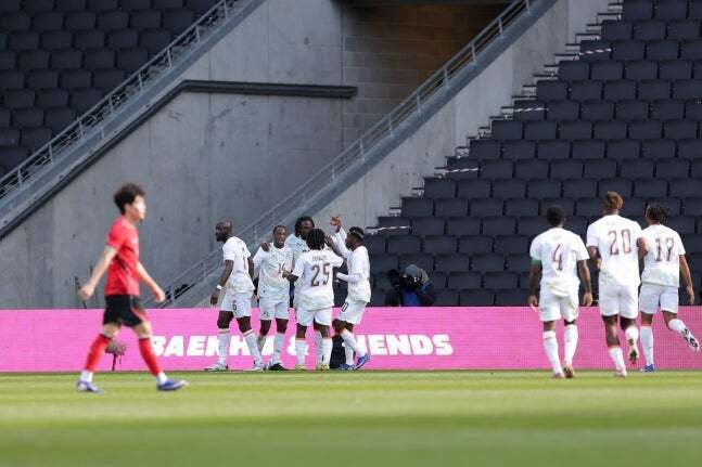 韩国男足0-4惨败科特迪瓦 中国球迷嘲讽其无法与